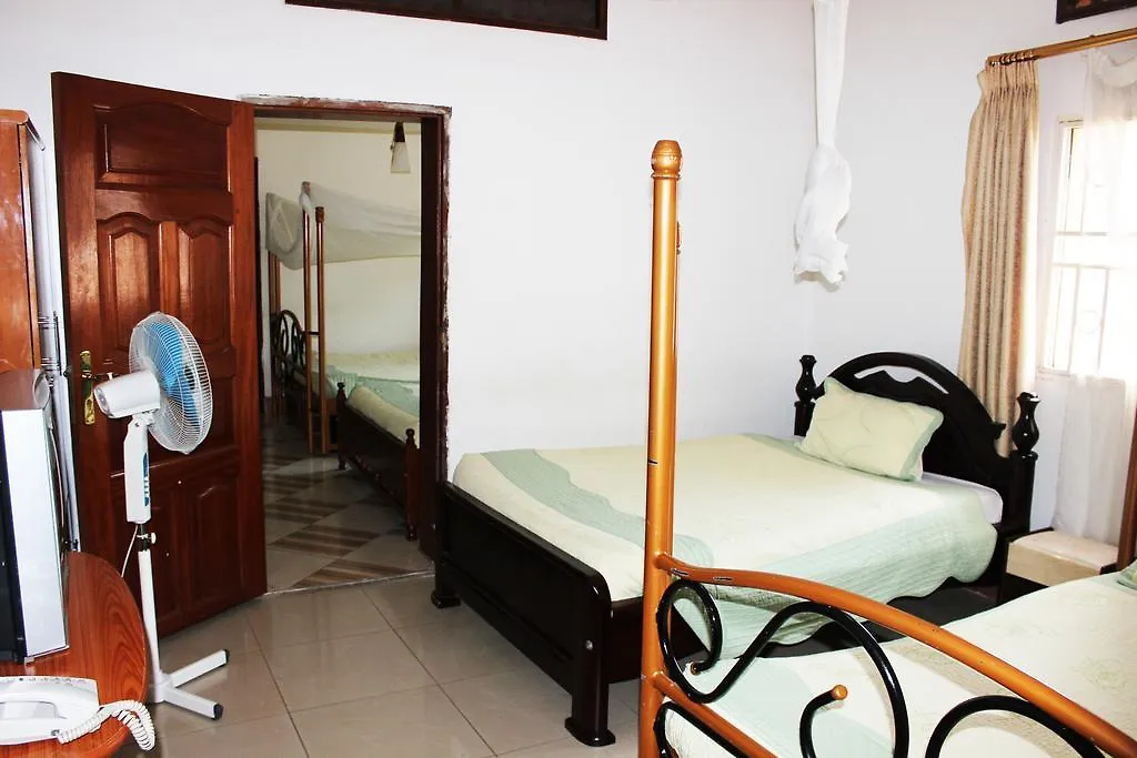 Anderita Beach Hotel Entebbe 3*,